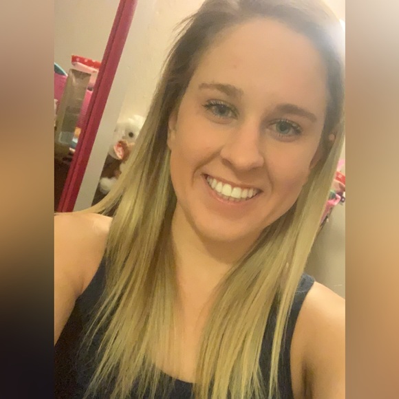 Meet your posher - Picture 3 of 3